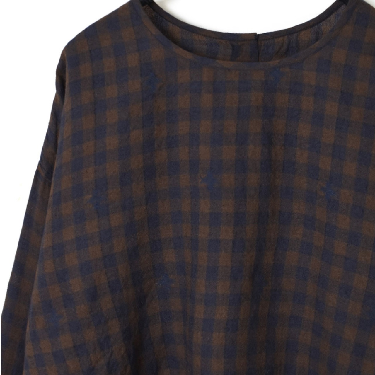 maison de soil（メゾンドソイル）ギンガム+ジャガード柄 後ろ開きプルオーバーブラウス