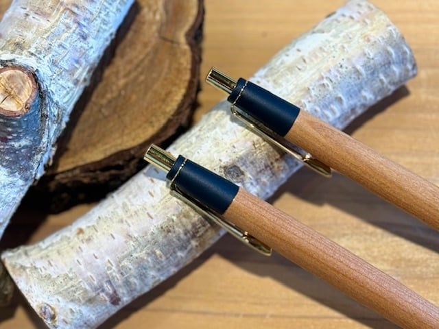 ＊1月販売「匠」筆記具シリーズ　木軸ペン  　カツラ　