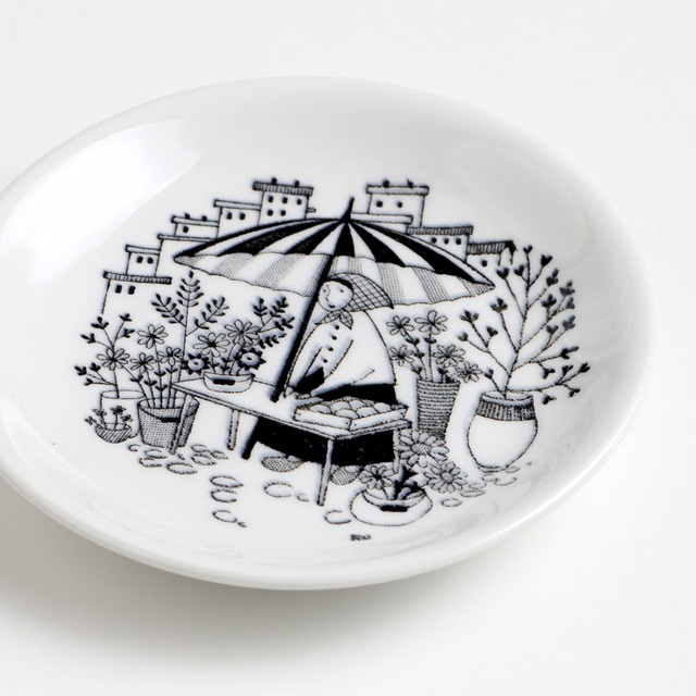 ARABIA アラビア 四季の暮らしの小さな飾り絵皿（花売り） 北欧ヴィンテージ