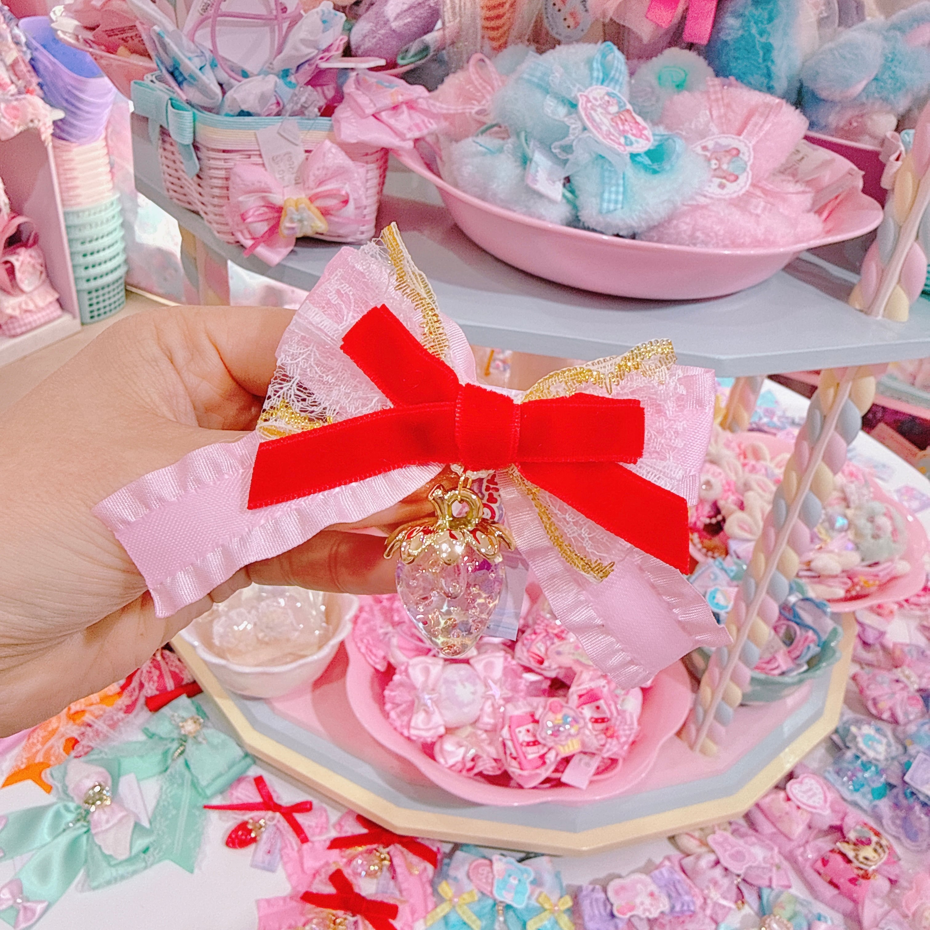 【F7】64-30いちごリボンヘアクリップ