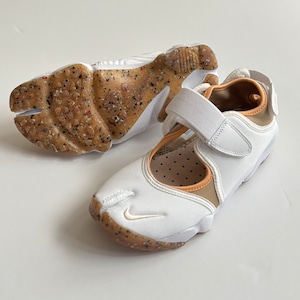 -NEW- NIKE WMNS AIR RIFT -WHITE,PEARL WHITE-HEMP,ORANGE CHALK- [WOMENS 23.0cm/US 6]