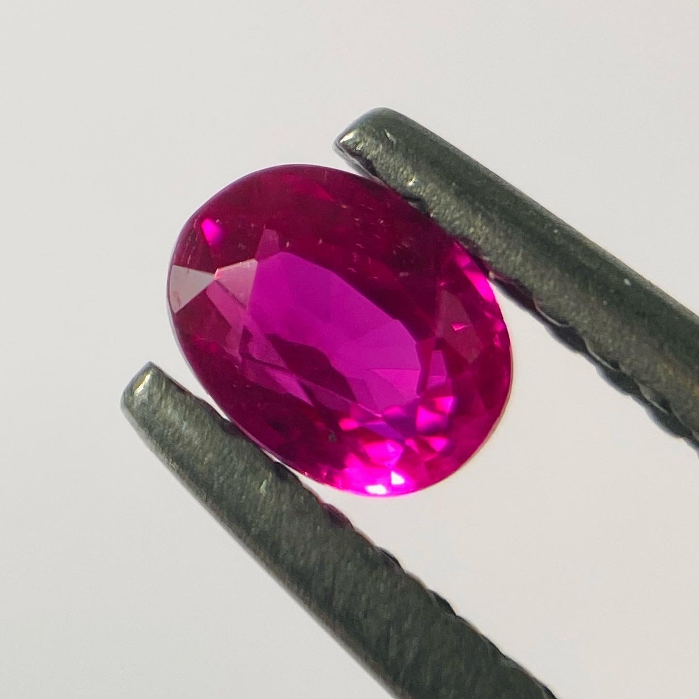 ネオンバチバチルビー