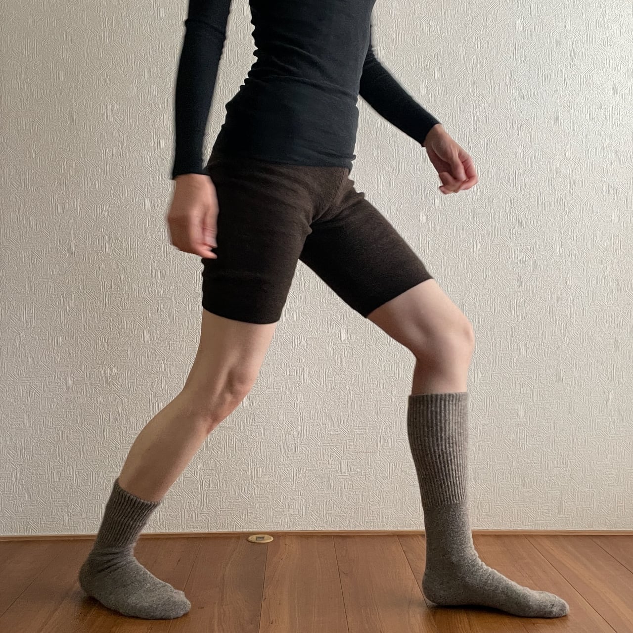 ヤクの毛糸のパンツ｜こげ茶 | 空飛ぶ羊 BASE webshop｜モンゴルの天然