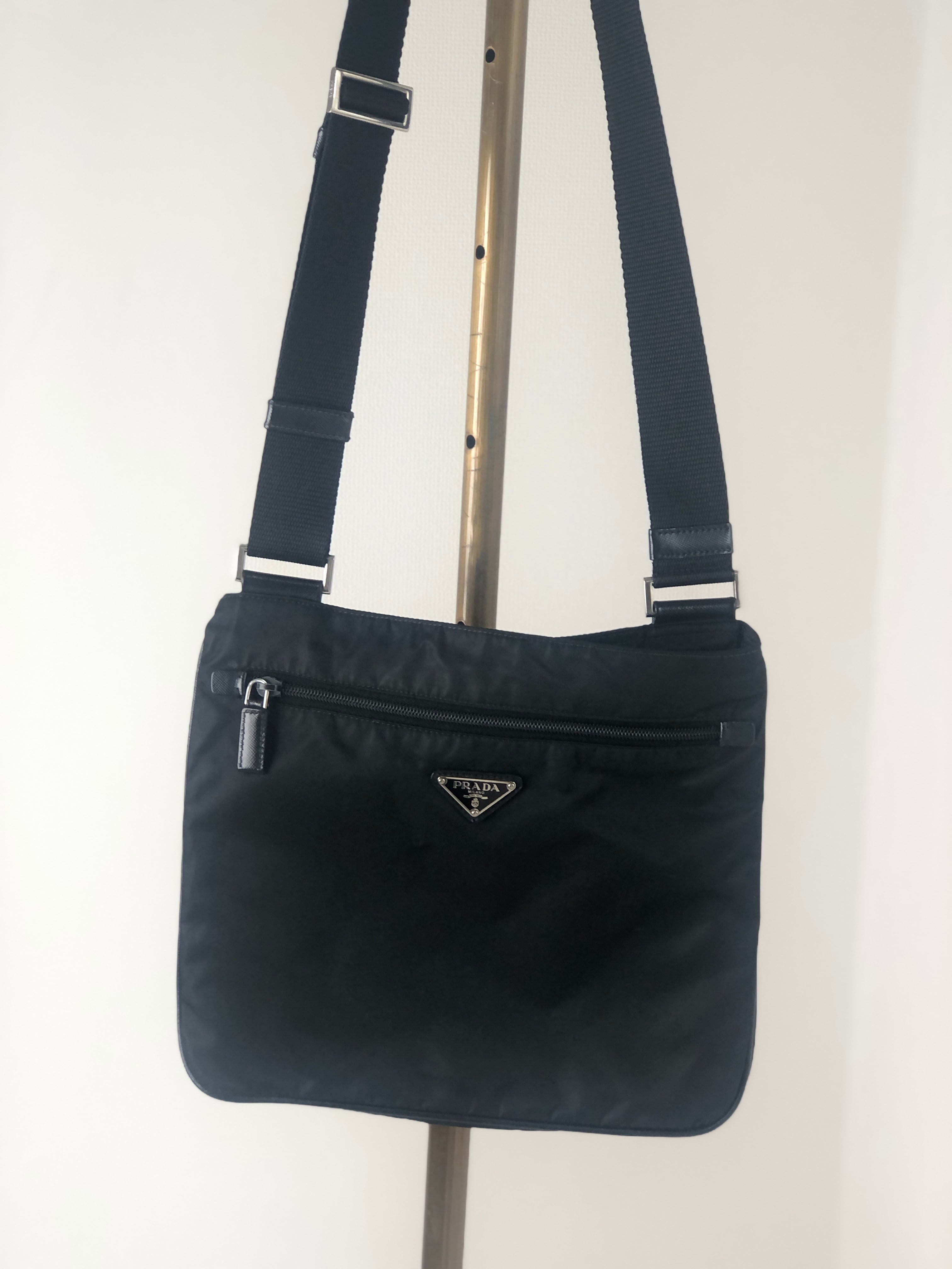 PRADA プラダ トライアングルロゴ ショルダーバッグ ブラック ナイロン