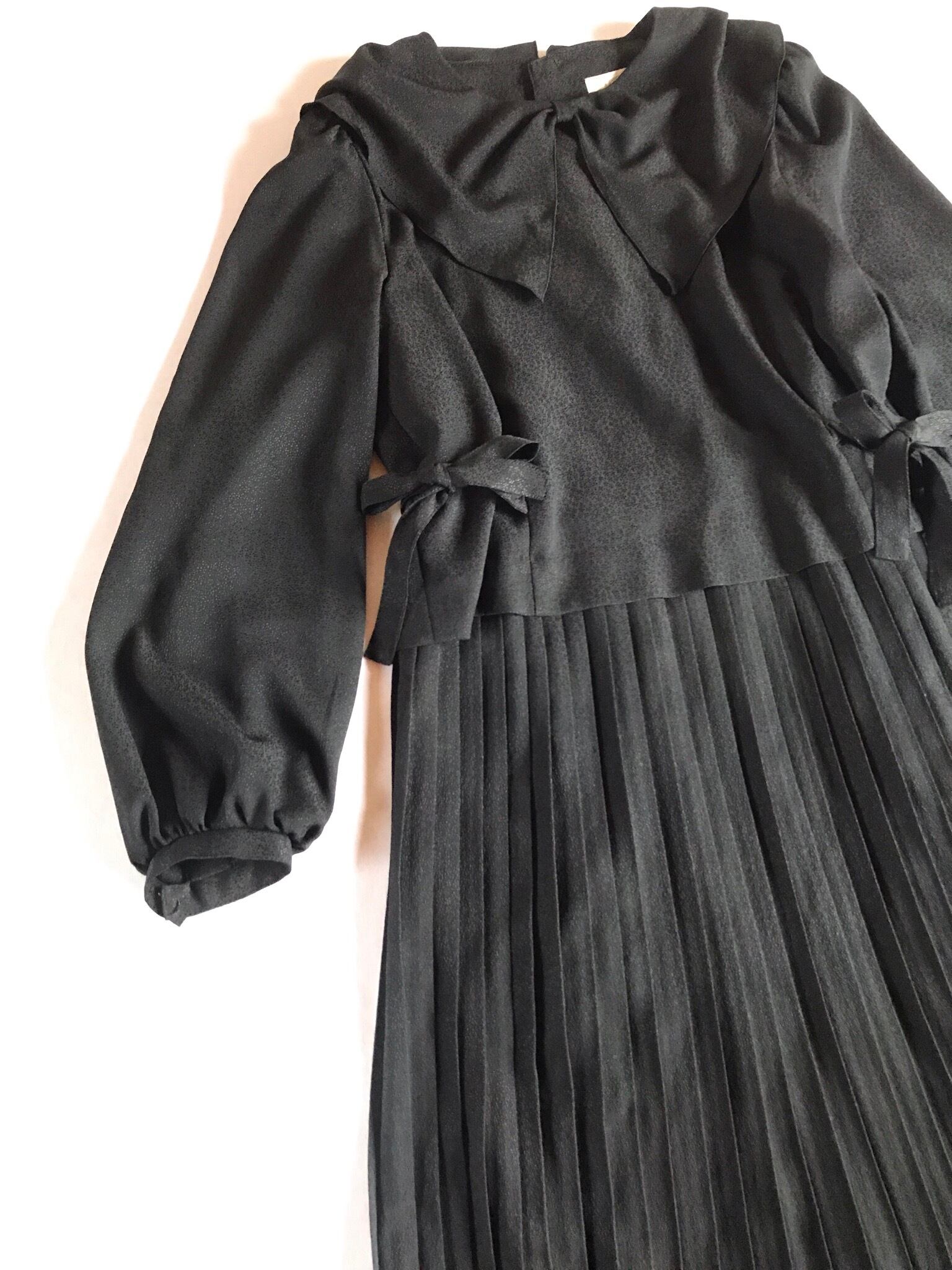 Used レトロ クラシカル 黒 ワンピース 古着 ヴィンテージ Vintage 古着屋mojo Used レトロ クラシカル 黒 ワンピース 古着 ヴィンテージ Vintage 古着屋mojo