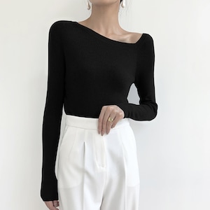 斜め肩スリムニットトップス 22002