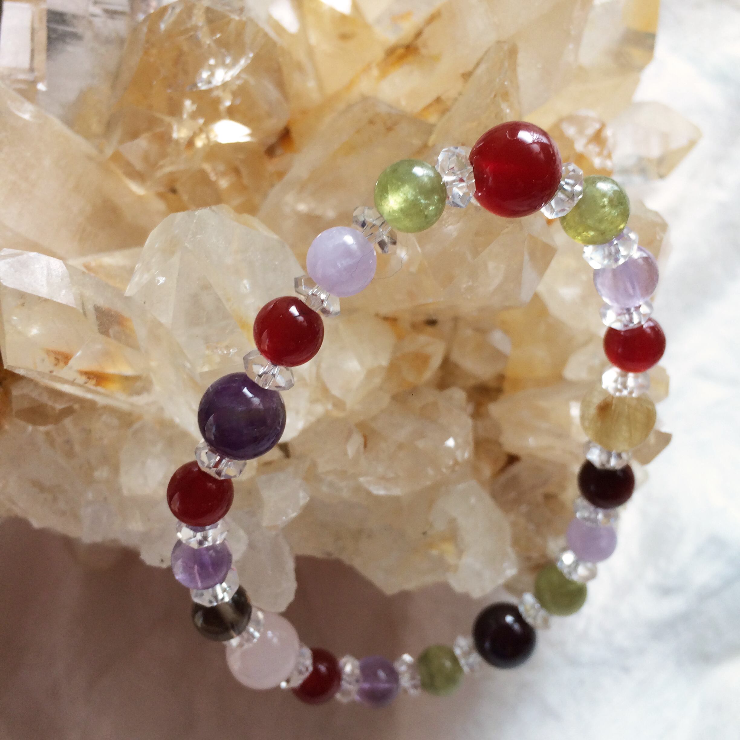 Pele ペレ gemstone bracelet