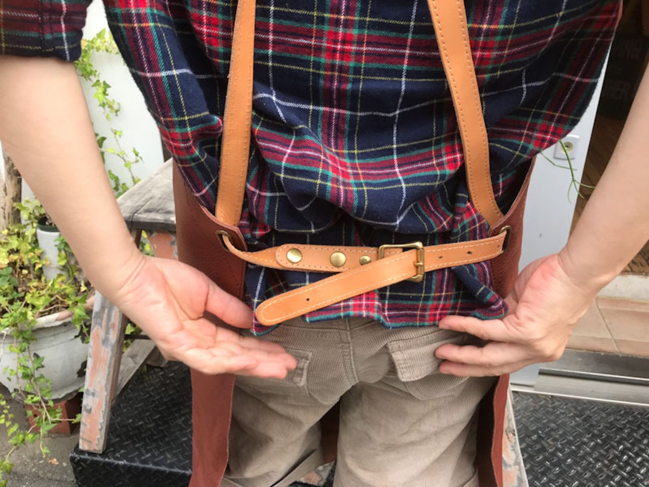 まとう(レザーエプロン)