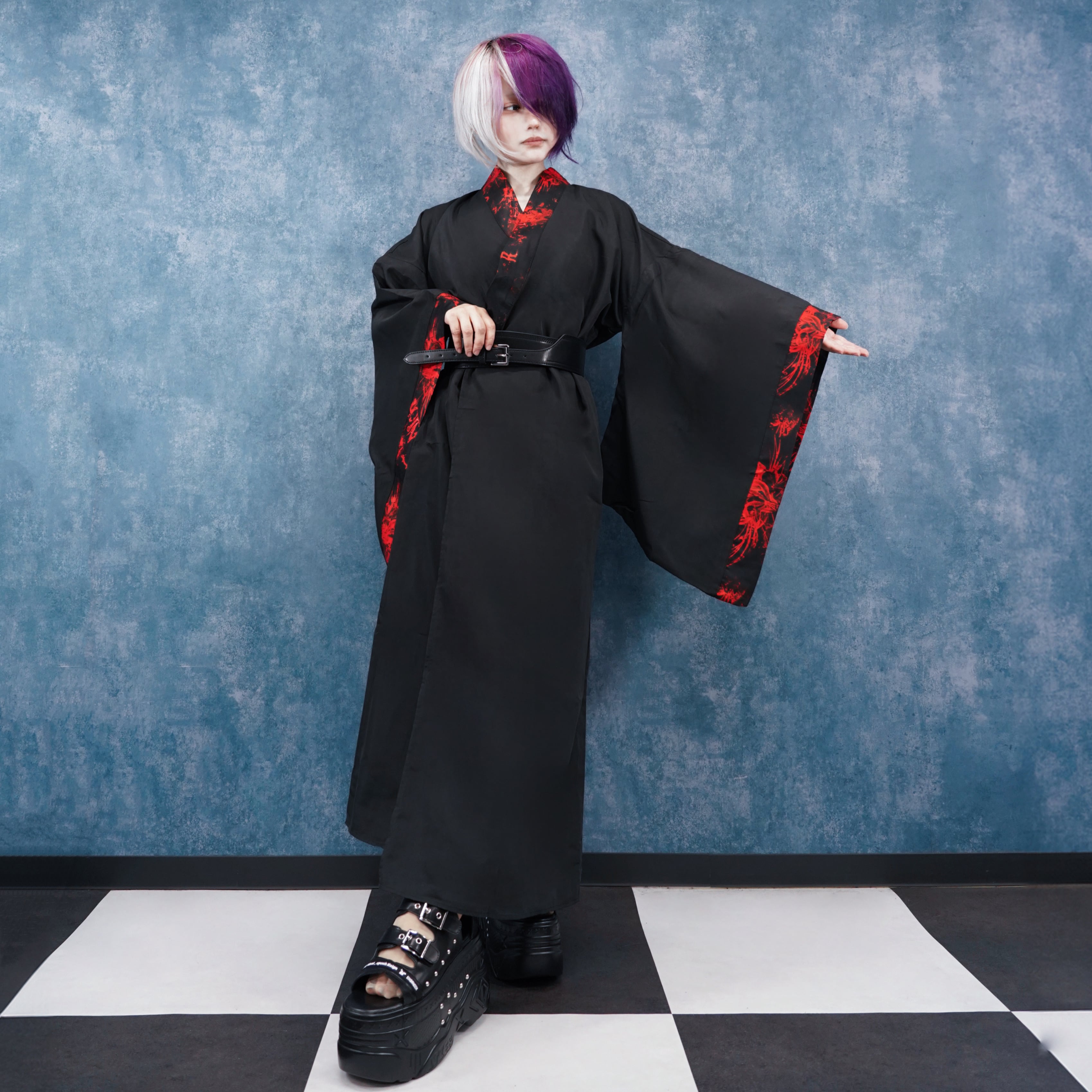 黒地彼岸花着物風カジュアルロング羽織（レザーベルト付き） | NIER