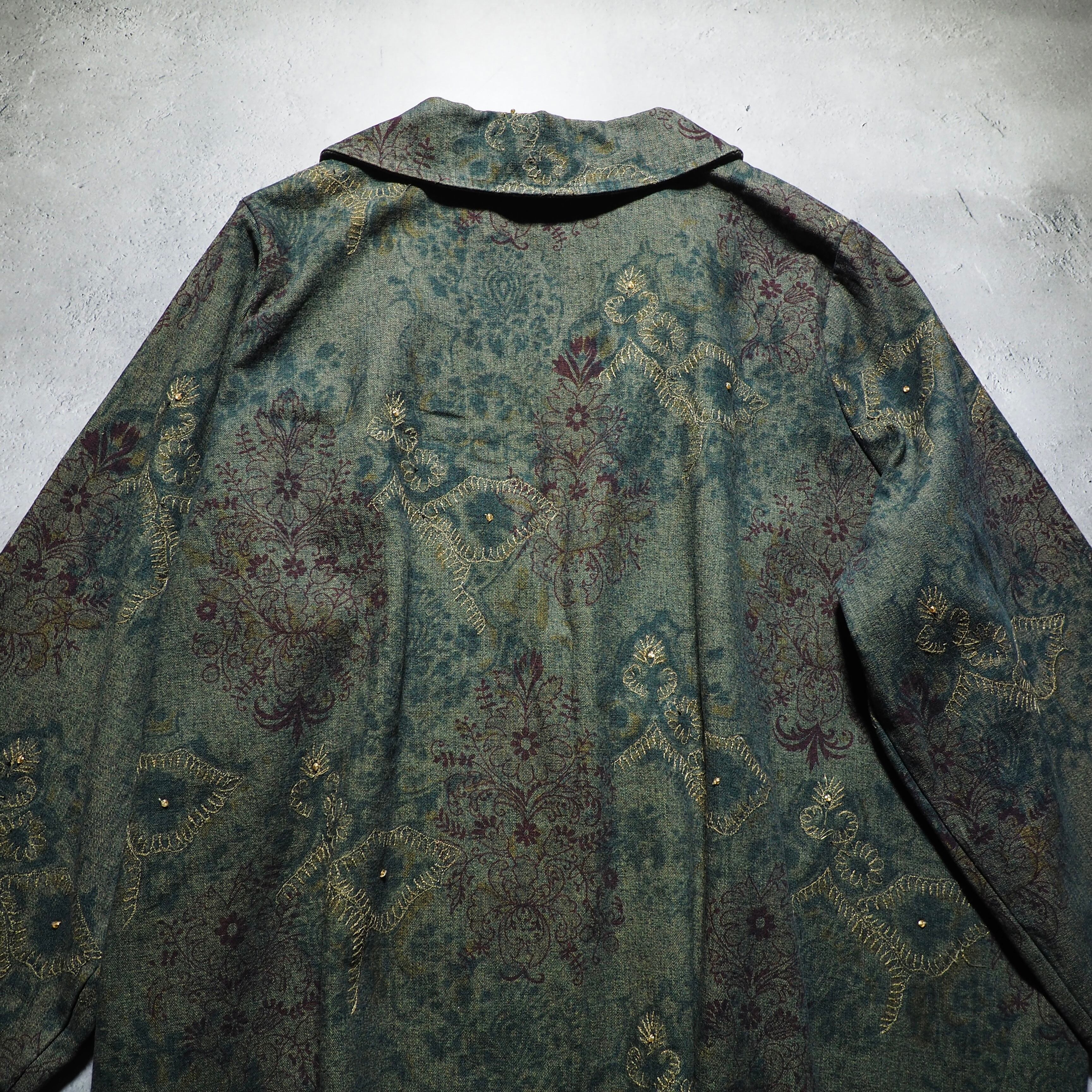 Beautiful ethnic art painted × Hand-dyed vintage half-length coat