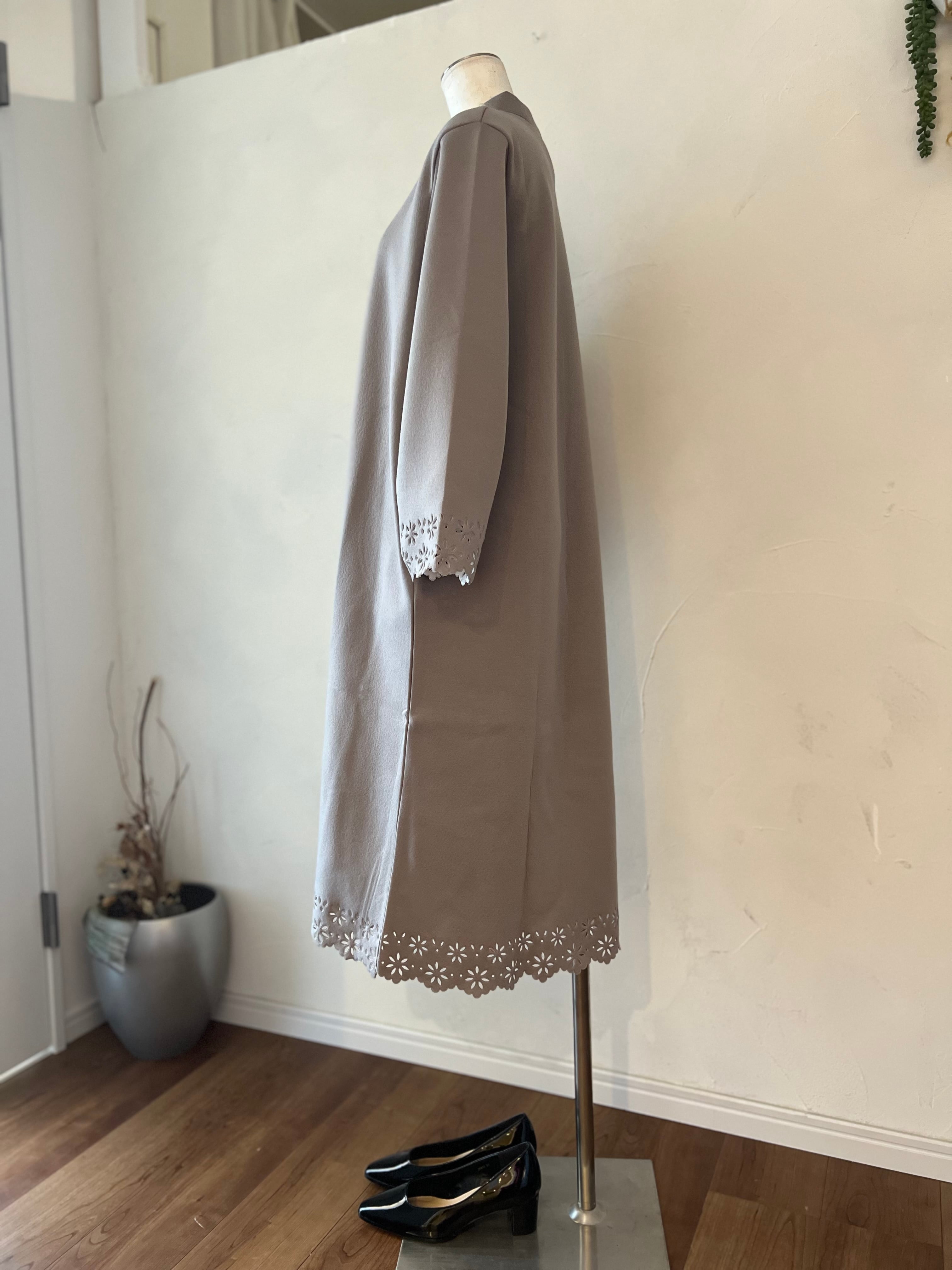 【SELECT】パールネック＆レース刺繍クッション生地ワンピース