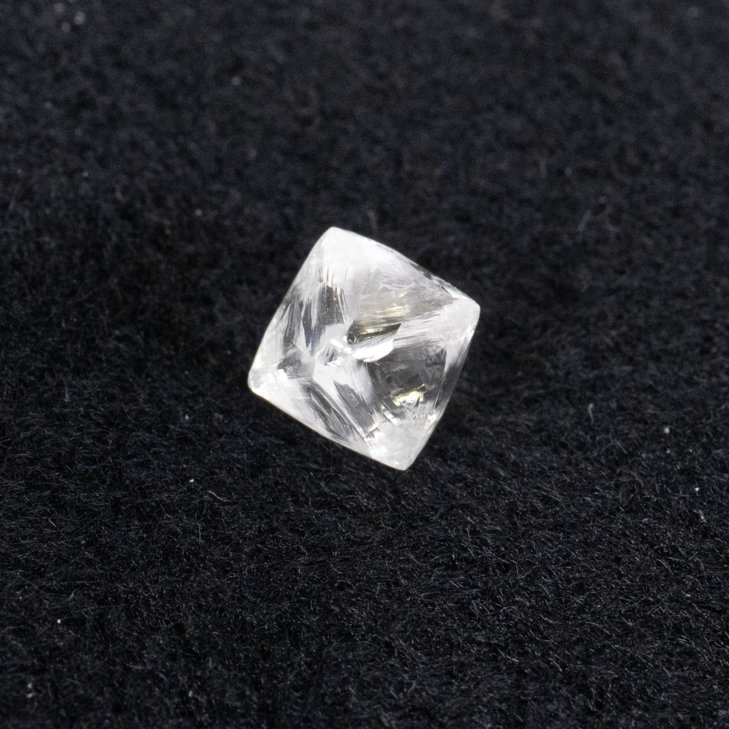 【お値下げ】アンカットダイヤモンド ソーヤブル原石 0.609ct