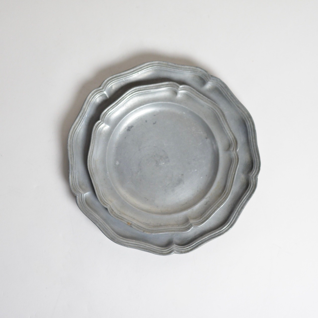 Pewter Plate / ピューター プレート〈 食器 / お皿 / エタン / 花リム / ディスプレイ〉112269