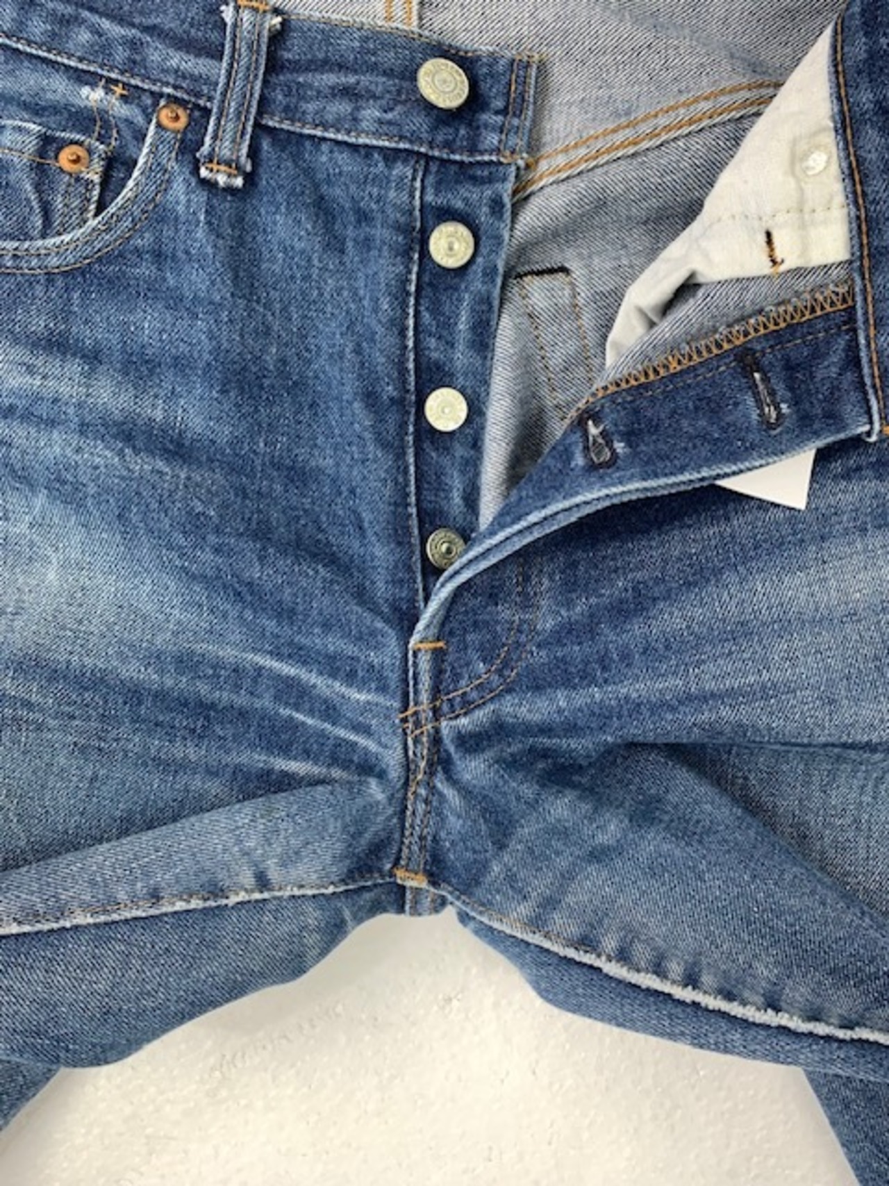 M-103  リーバイス Levis501古着 1981年赤耳 米国製刻524　W 75cm  股下 71cm　
