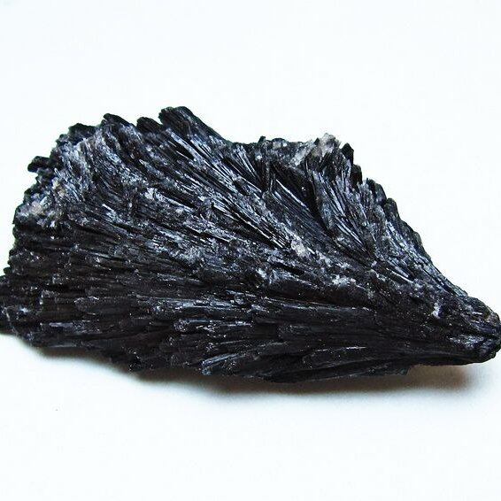 ブラック カイヤナイト 原石 一点物 171-7526