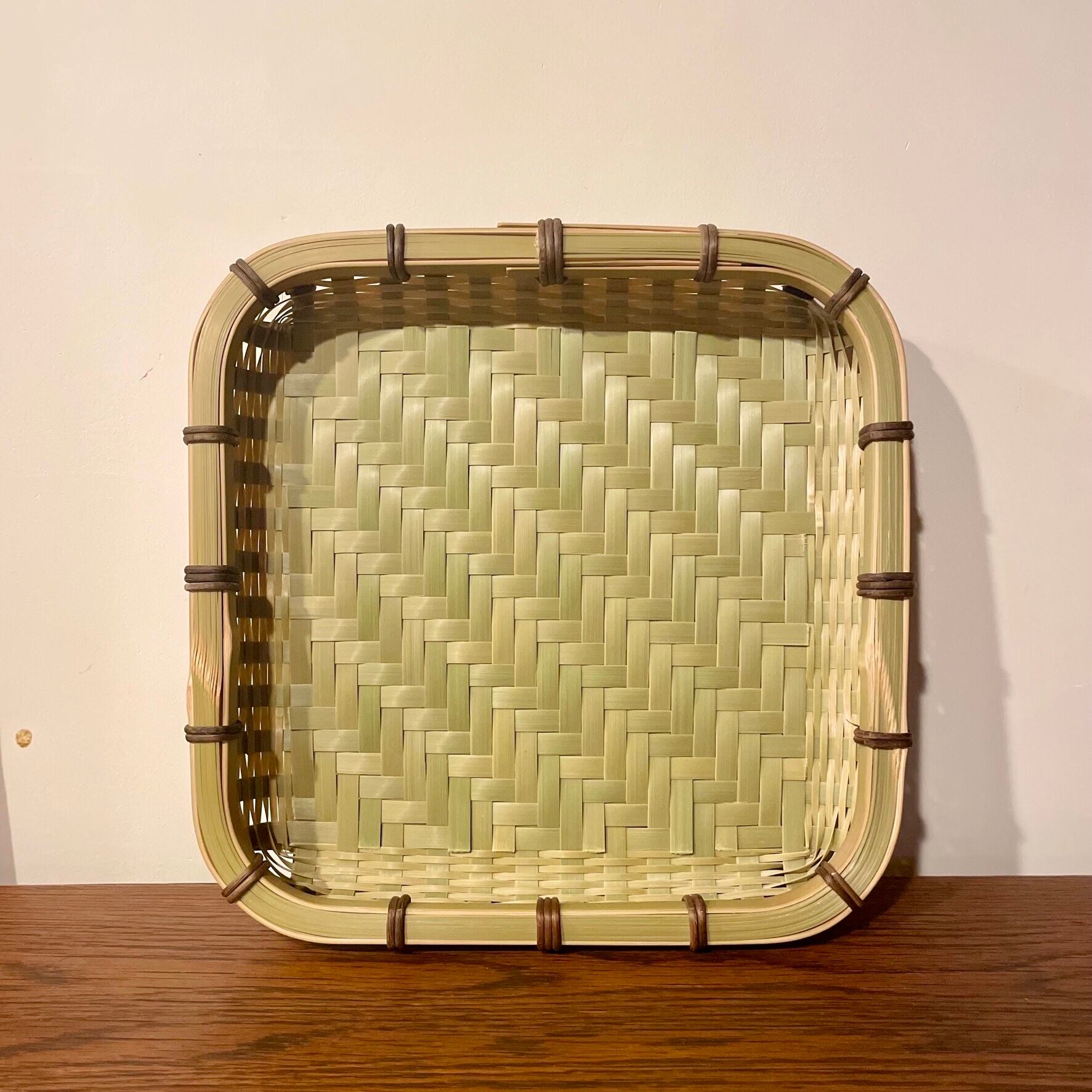 蓋付汲出　鉄砂　金襴　菊桐  『東哉』 蓋付汲出 鉄砂 金襴 菊桐 『東哉』 蓋付汲出 鉄砂 金襴