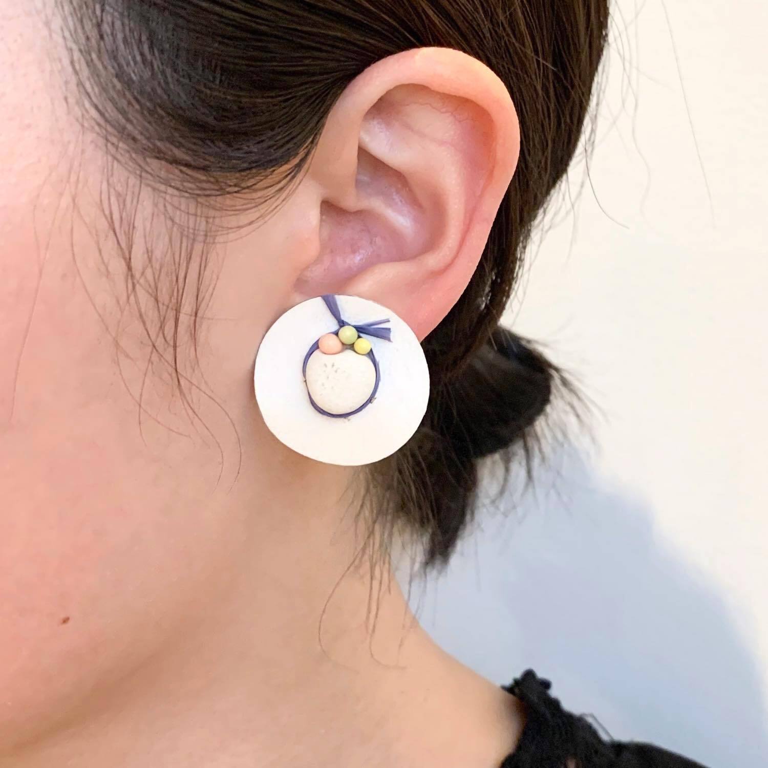 フランスヴィンテージ ボタン 2WAY イヤリング 白 ハンドメイド カメオ
