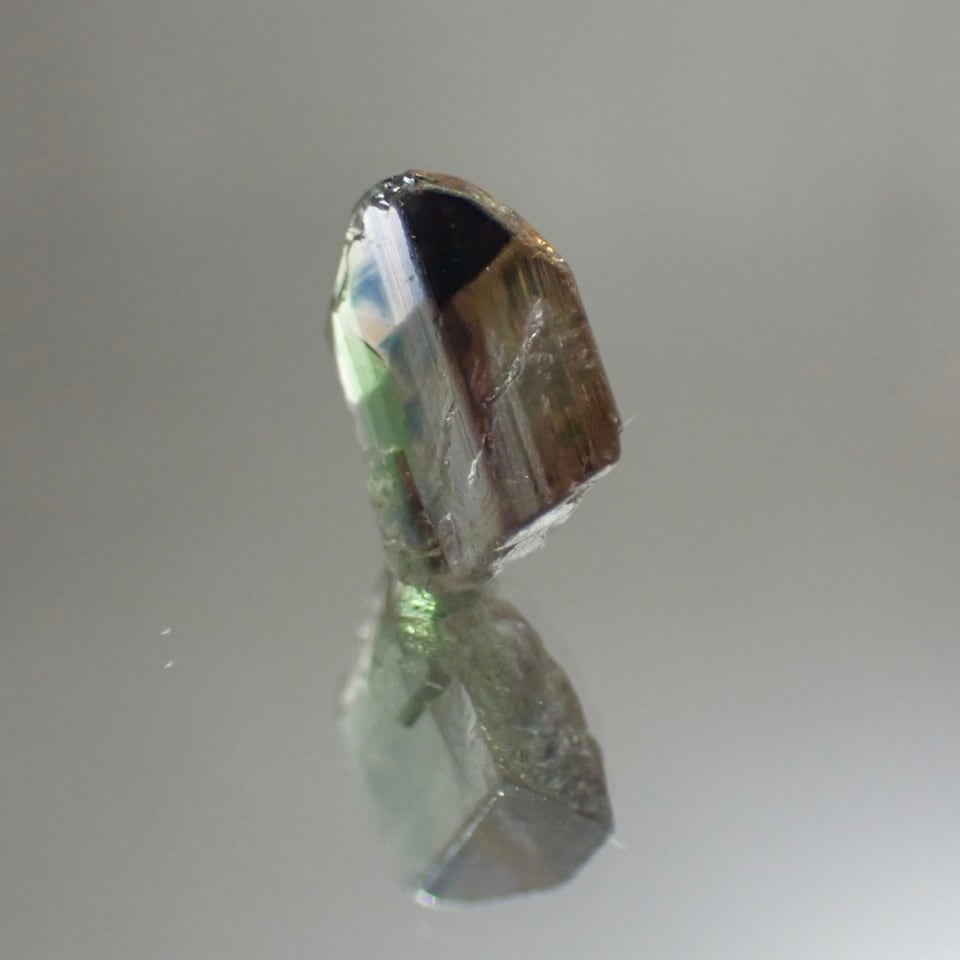 グリーン アキシナイト 1ct 1107 グリーンティントアキシナイト