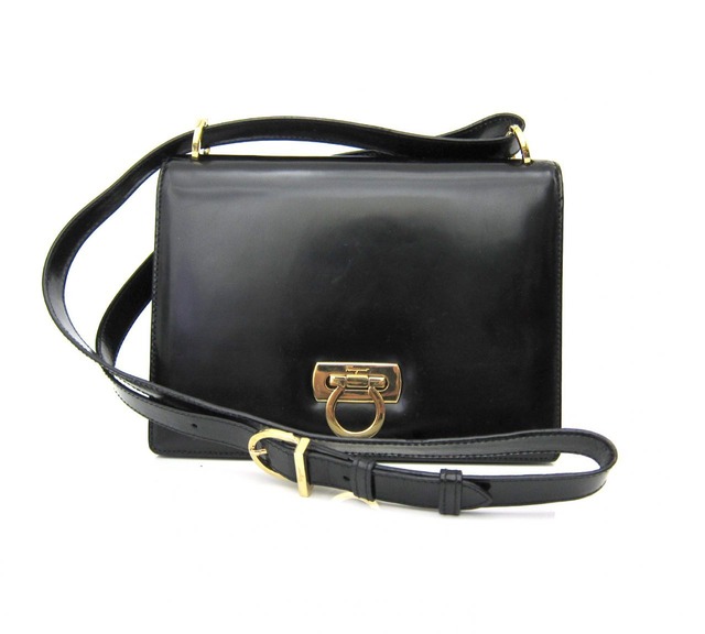 Salvatore Ferragamo / サルヴァトーレフェラガモ ガンチーニ金具ショルダーバッグ