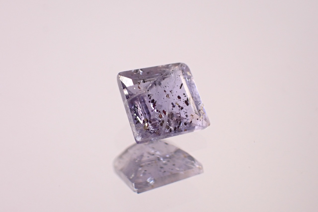 アイオライトサンストーン　1.02ct　[D3-212]