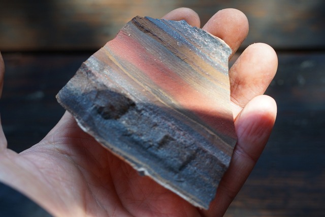 縞状鉄鉱層　Banded Iron Formation