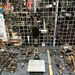 【中古】卓上式ハンドプレス機　※全国配送対応可能