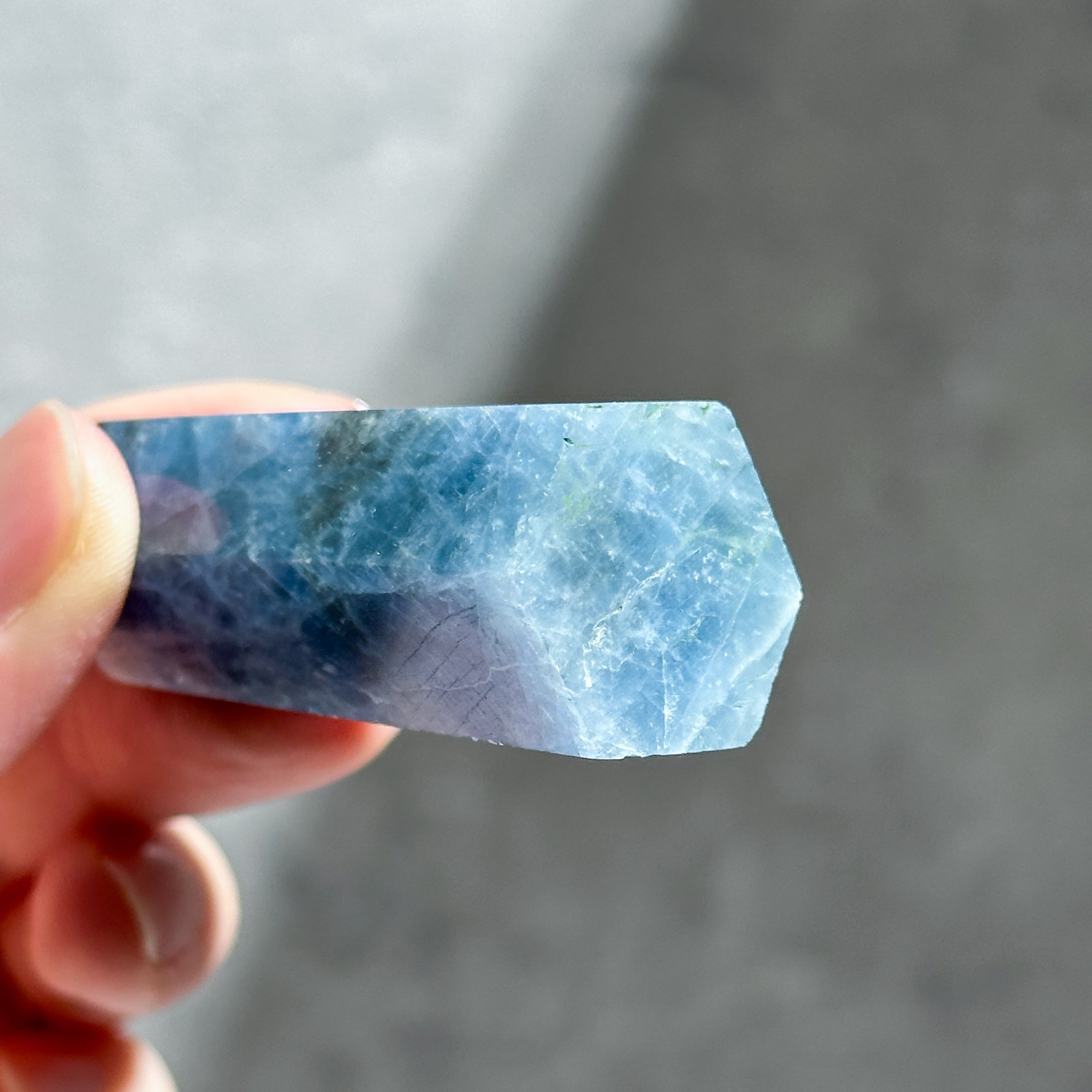 ブルー、グリーンフローライト タワー型25◇ Rainbow Fluorite