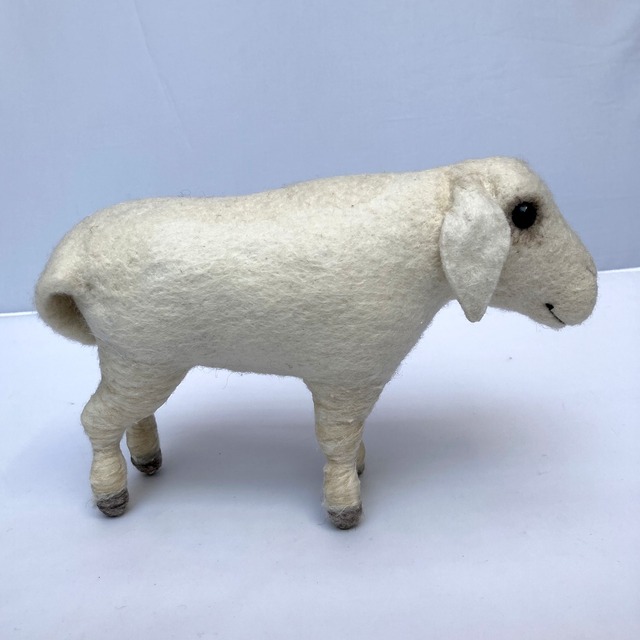 フェルトの動物 モンゴル原種の羊 空飛ぶ羊webshop モンゴルのあたたかい靴下とフェルト雑貨