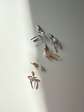 SS パールオンリボンピアス