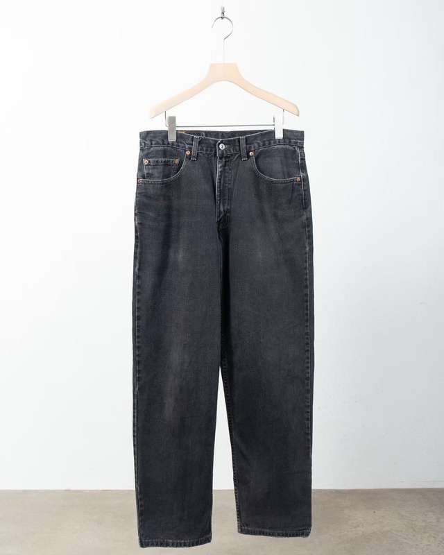 "Levi's 550" good faded black denim baggy trousers / Made In CANADA / W34 L32
