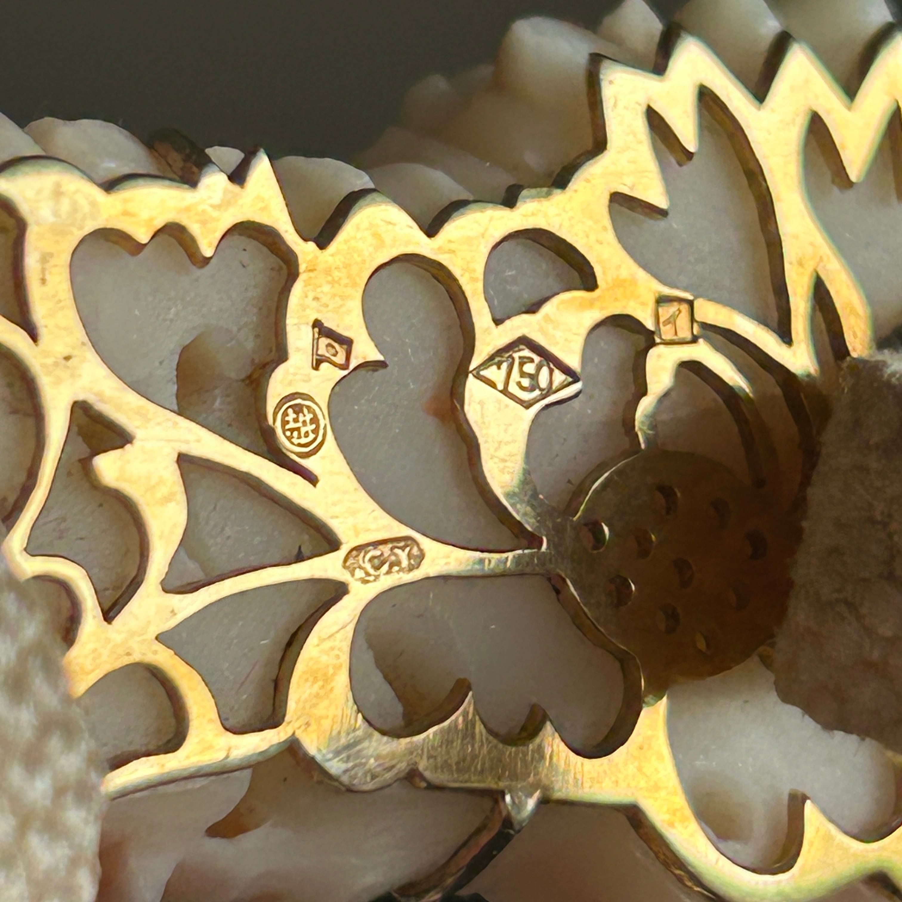 アンティーク　昭和5年　白珊瑚の牡丹帯留め