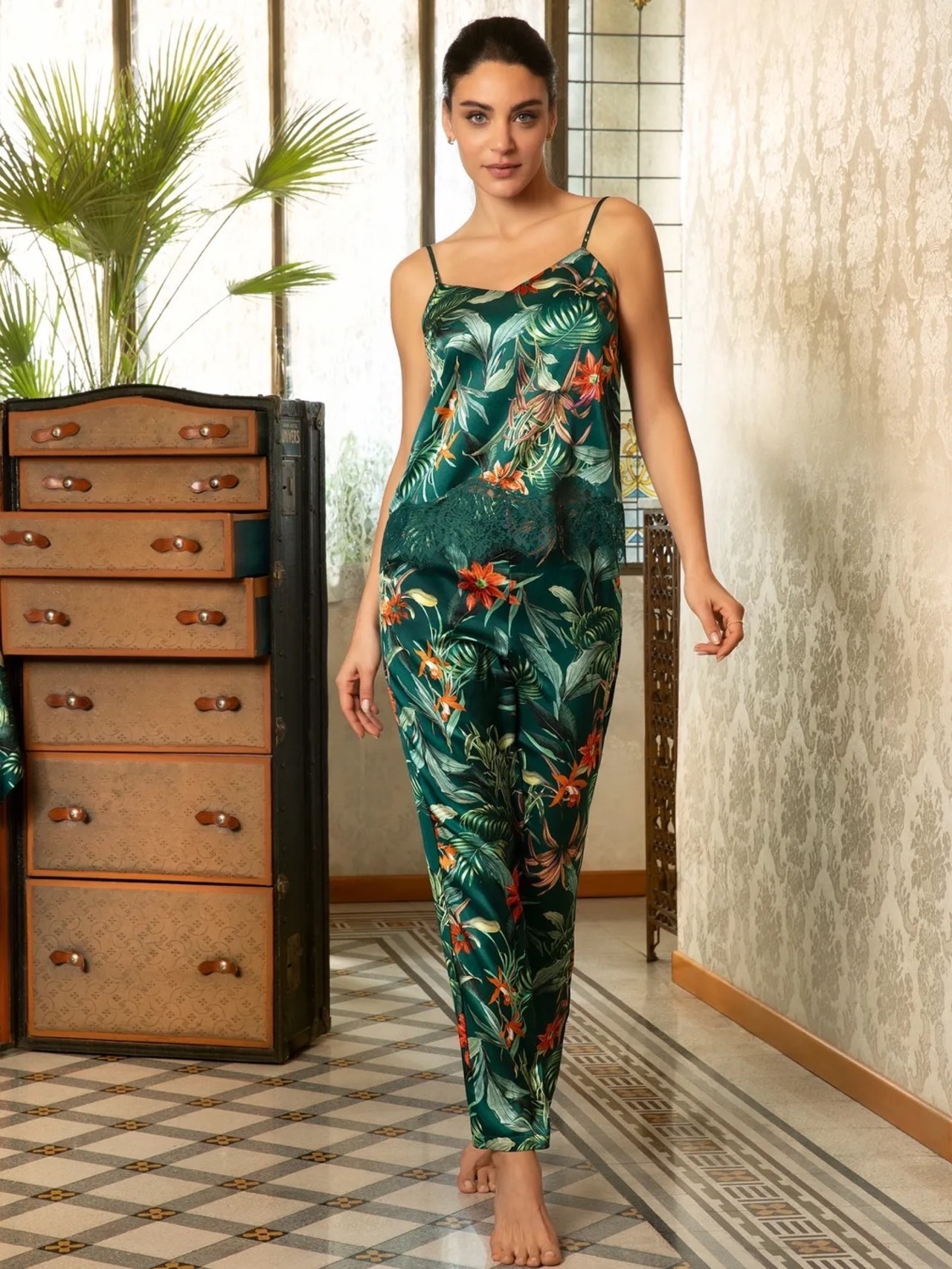 トロピカルな花々 パンタロン リズシャルメル