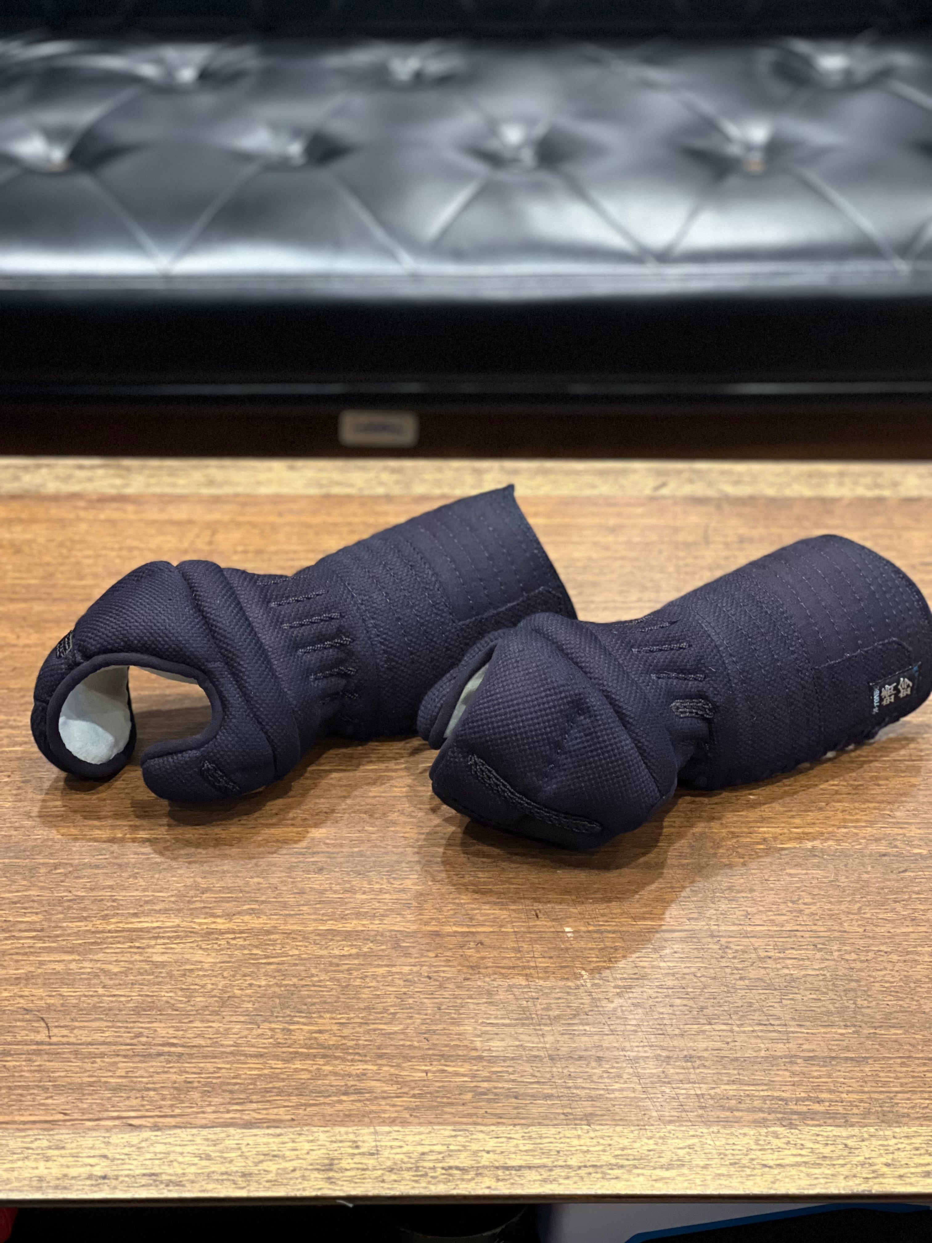 【人気商品 処分特価✨小さいSサイズ1名様限定】【 試合用甲手‼️】【✨スーパー軽量甲手✨】『銀蜻蛉』織刺甲手