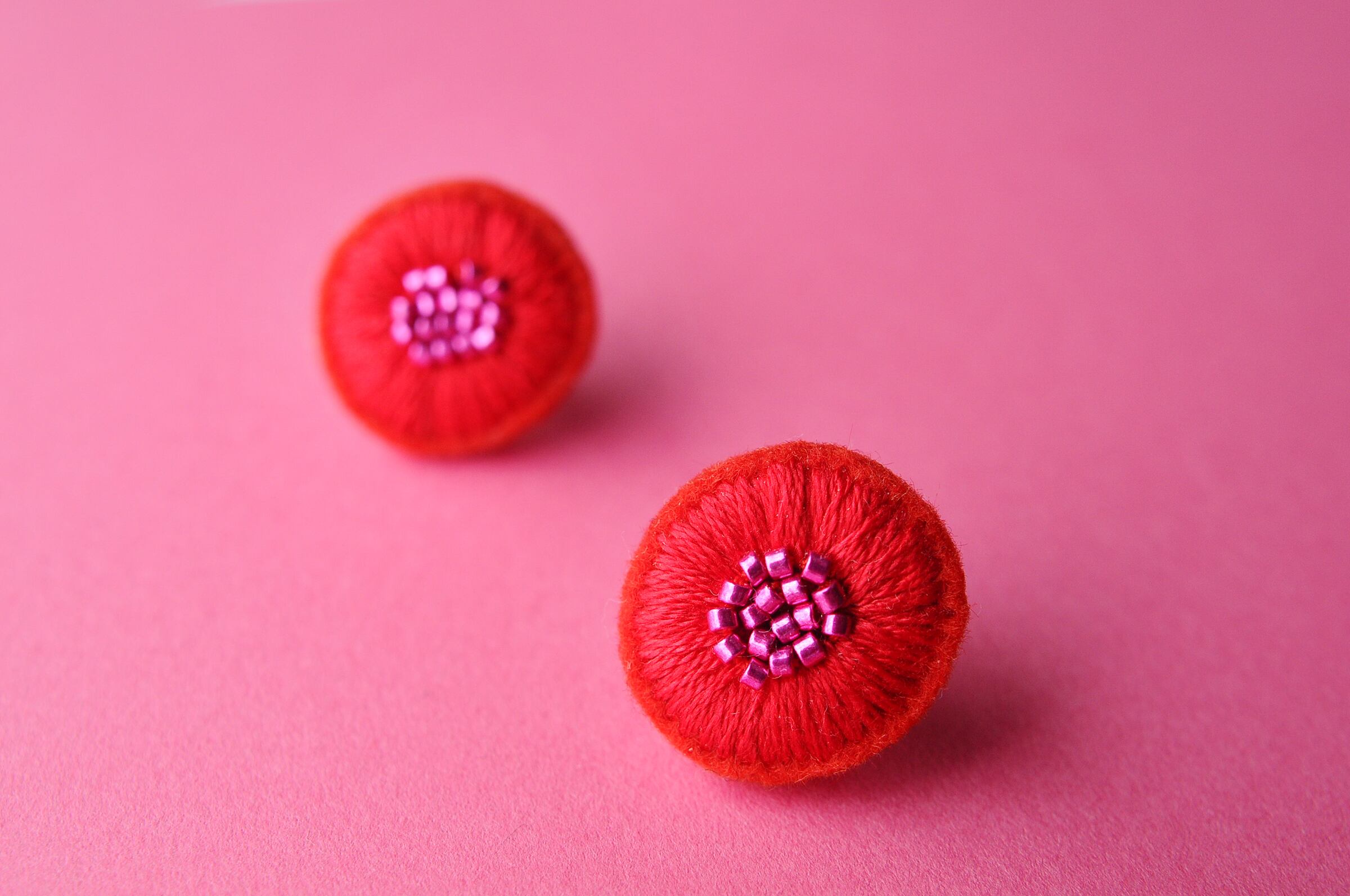 ＜Stella～遊び好きの星～＞刺繍イヤリング◎チューリップ