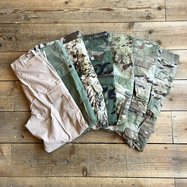 迷彩服・90'sカーゴパンツセット 1点物◇実物アメリカ軍ビンテージ90s迷彩柄カーゴパンツ古着メンズM