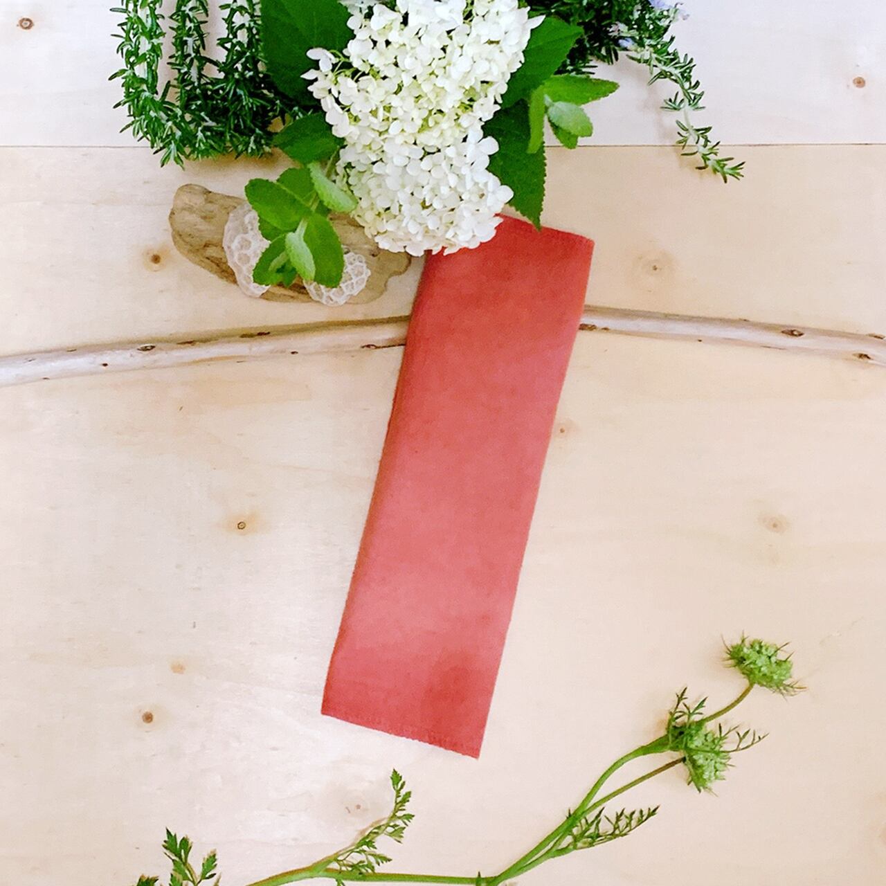 ハンカチタイプの茜染め布ナプキン　Sサイズ