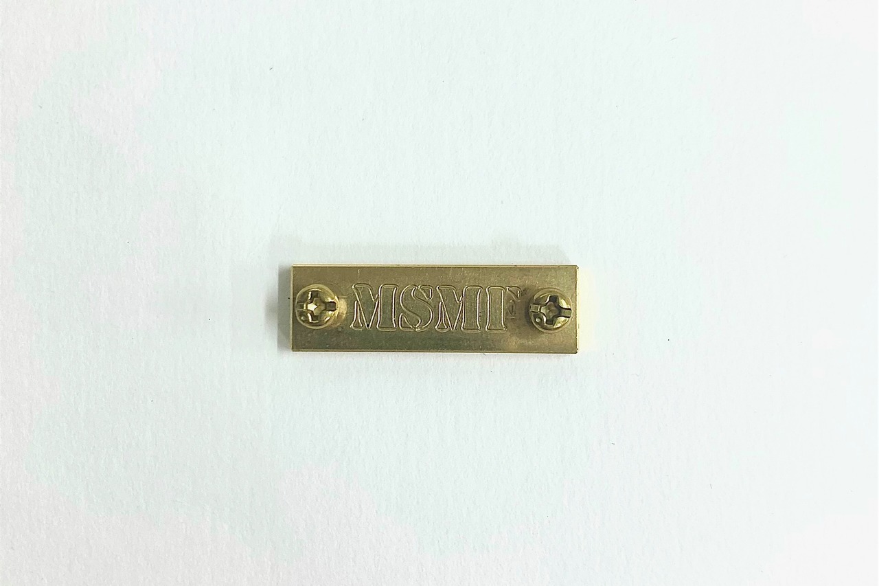 真鍮プレ－ト1枚（刻印文字『MSMF』 フォントはこちらでランダムに製作します。）