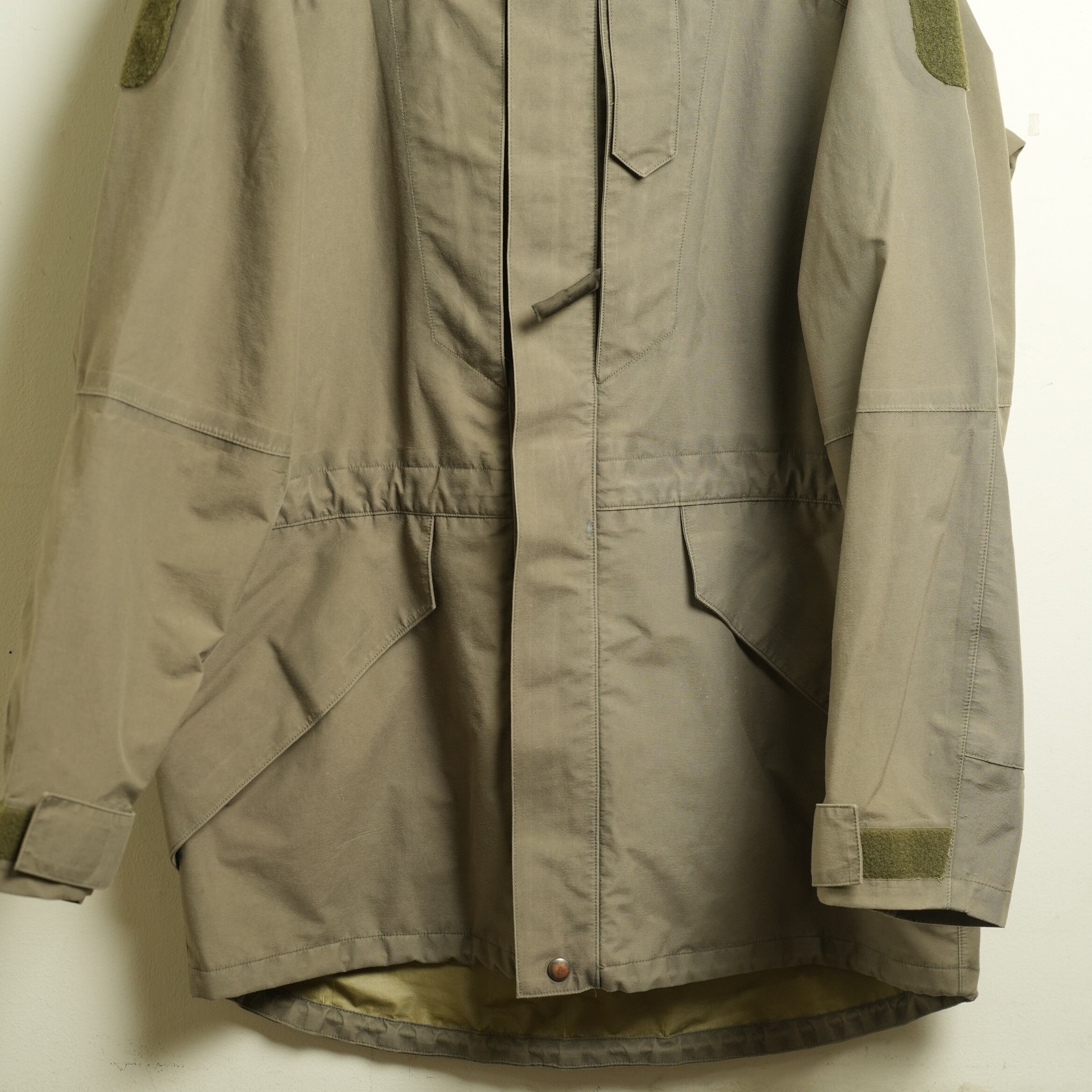 オーストリア軍 アルパイン GORE-TEX フィールドパーカ | AMICI オーストリア軍 アルパイン GORE-TEX フィールドパーカ | AMICI