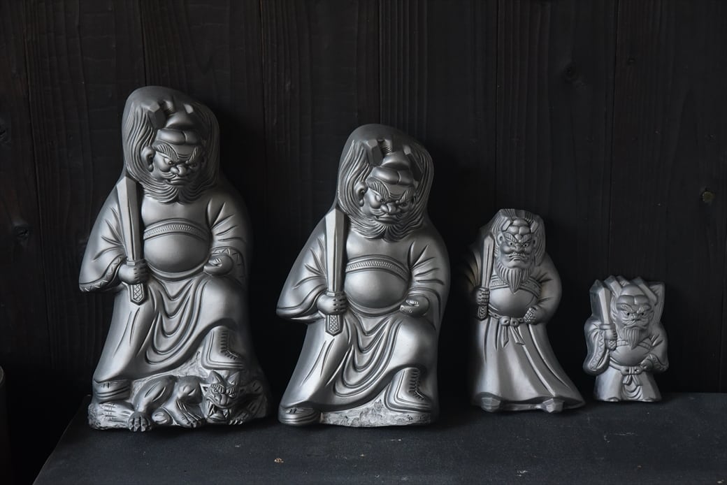 鍾馗さん 大 鬼踏み 壁掛け | Ibushi Gallery 瓦廊｜淡路島の鬼瓦工場