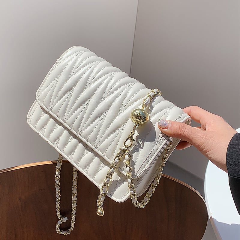 サマーチェーン レッド 夏物 スクウェア メッセンジャーバッグ Tiancai_Wing_Bag56925969241