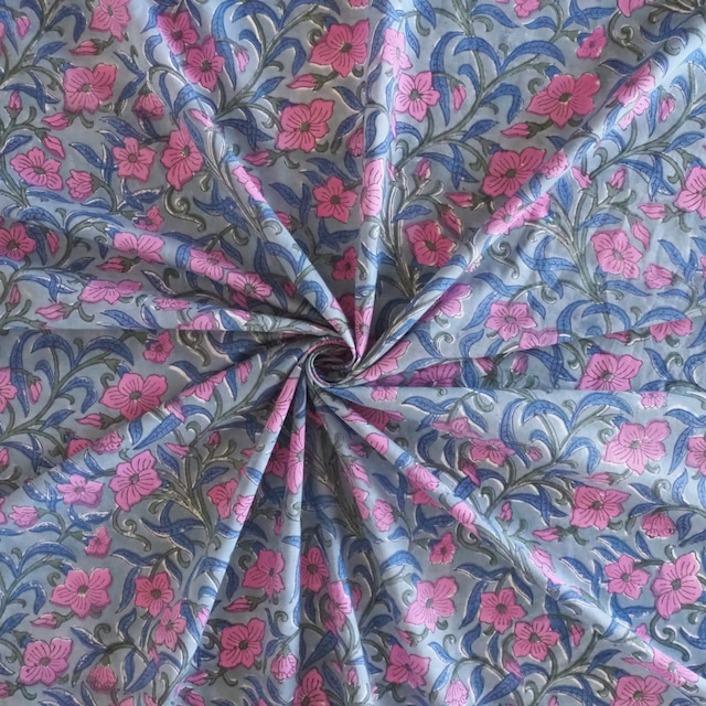 ブロックプリント生地【50cm単位】インド綿  花柄 スモークブルー×ピンク #53118-BL1