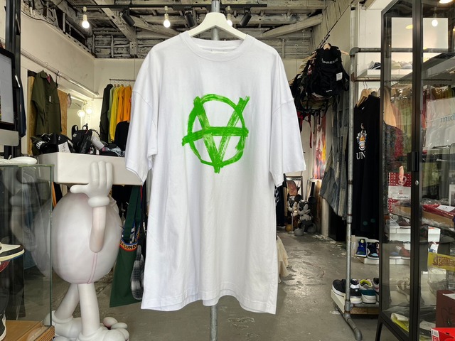 VETEMENTS ANARCHY LOGO OVERSIZED TEE WHITE SMALL SS20TR297 96709