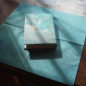 青空のハンカチ|生きるのとなりseries (33 cm)