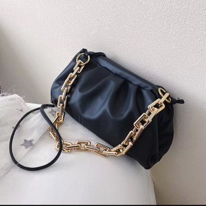 【バッグセール】ゴールドチェーン付無地ラグジュアリークラウドメッセンジャーショルダーバッグgclcmsb2626021