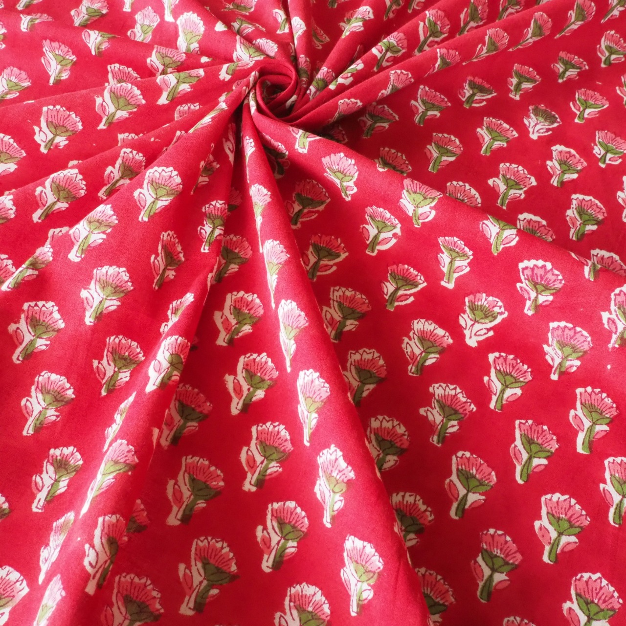 ブロックプリント生地【50cm単位】インド綿 小花柄 赤×ピンク #26961-RD2