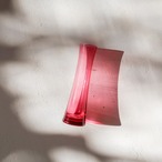 スラリとビビッドなピンクのフラワーベース