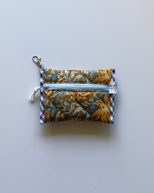 Block quilt pouch compact <Necessary forest>