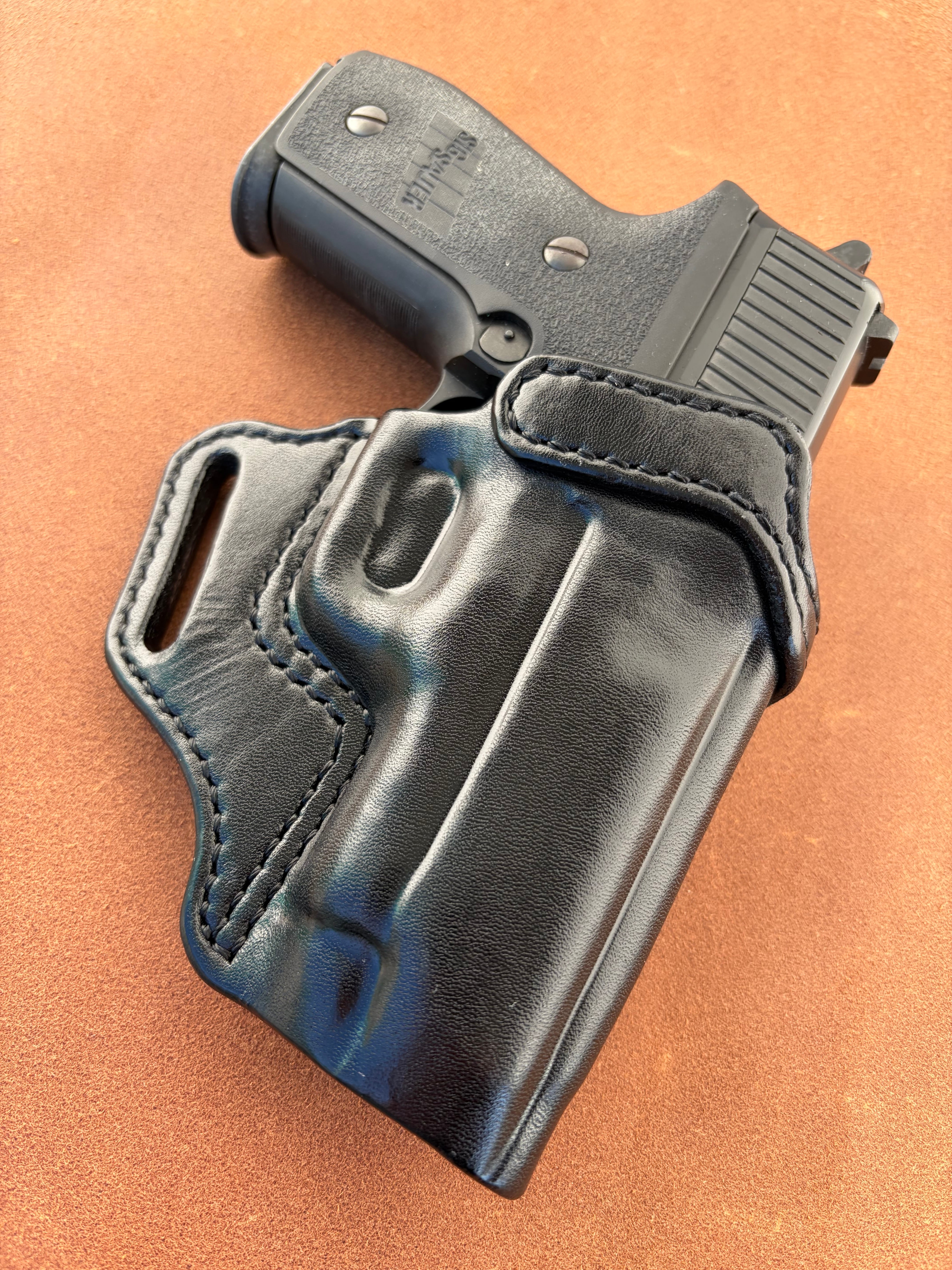 SIG P228 avenger leather holster | 黒沼興業