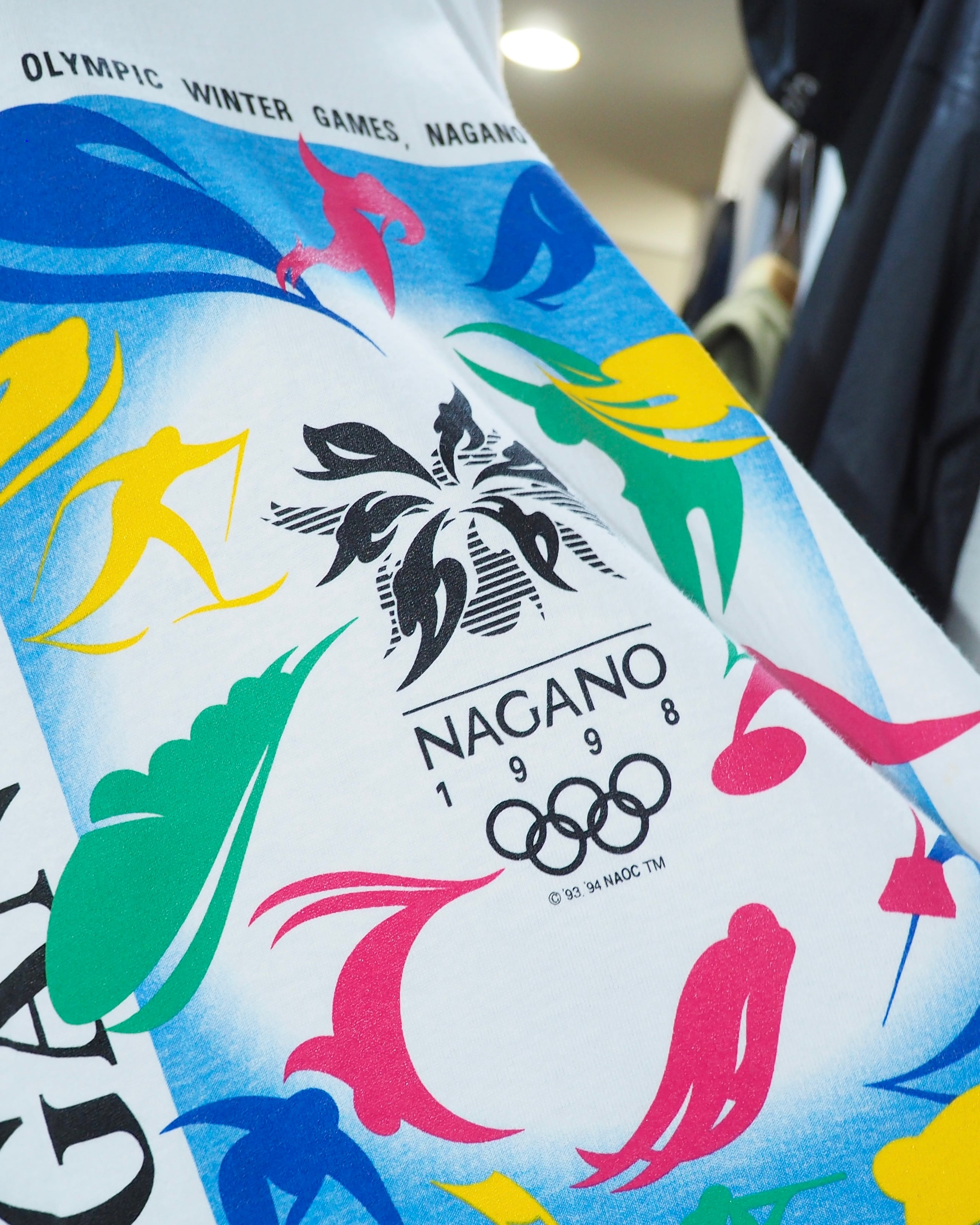 1990s " 珍品 - NAGANO Olympic " Graphic Printed vintage SS Tee