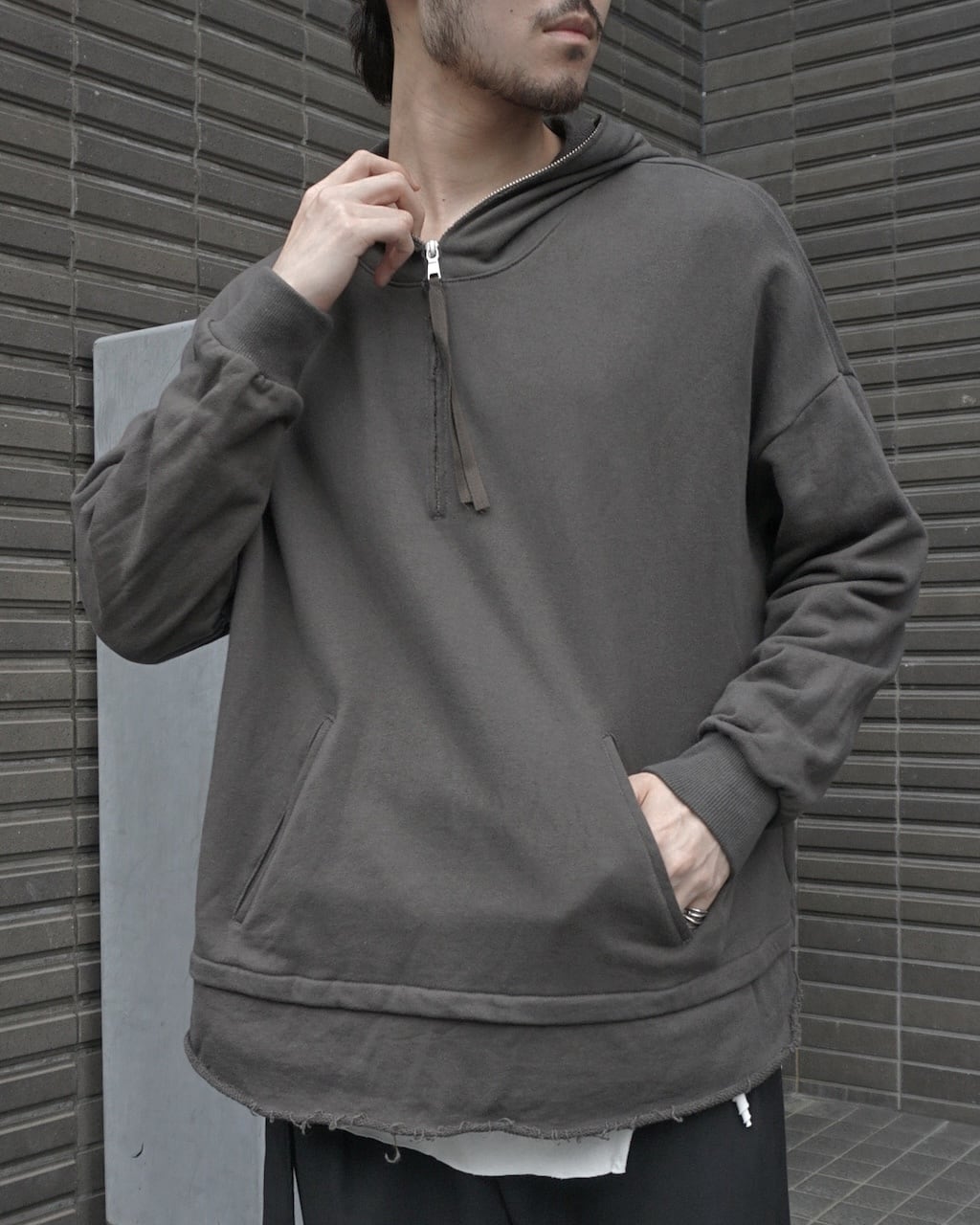 ASKYY / HARF ZIPPER SWEAT HOODIE / GREYSH KHAKI | ASKYY